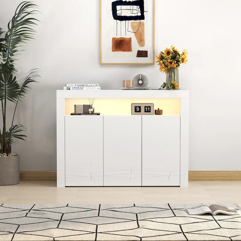 Credenza a 3 ante in bianco lucido con luci LED