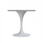 Tavolo da pranzo quadrato con base in acciaio bianco, piano in resina